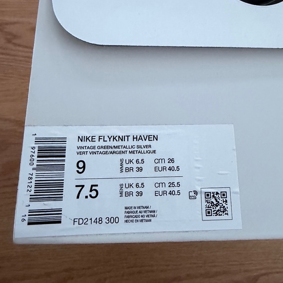 Nike NIB Flyknit Haven (9) - Picture 13 of 13